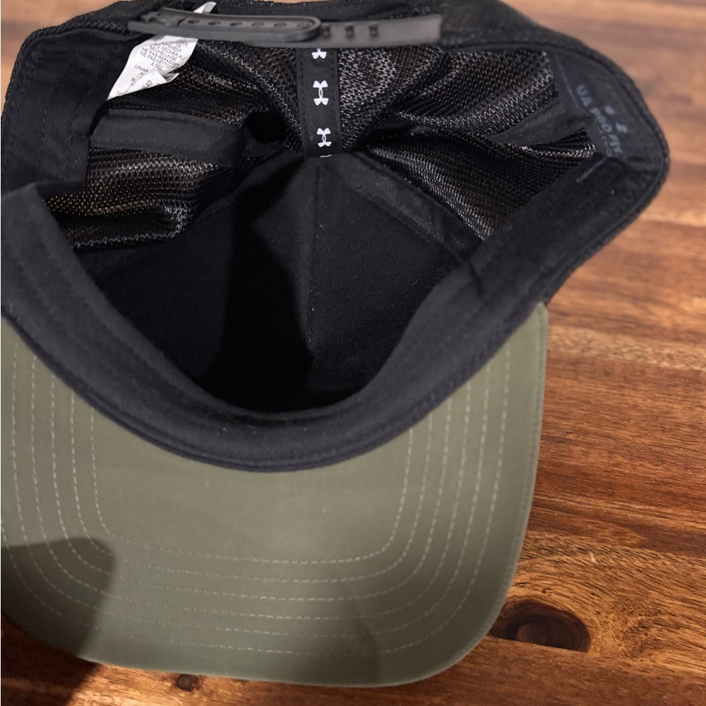 Under Armour Trucker Hat American Flag Black and Green Adjustable - Picture 2 of 3